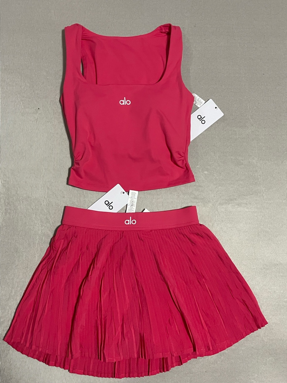 ALO Yoga Bright Pink Tank Top & Pleated Skirt Set